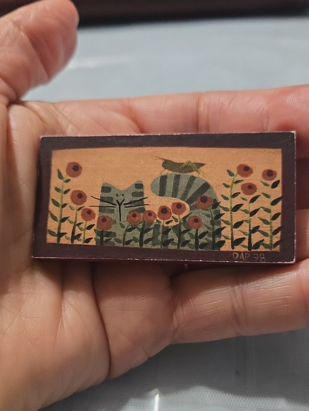 Vintage Signed DAP98 Small Wooden Cat Folk Art Pin/Brooch